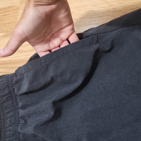 Travis Mathew ZIPLINE ACTIVE SHORT 7.5 IN size small - Picture 4 of 10